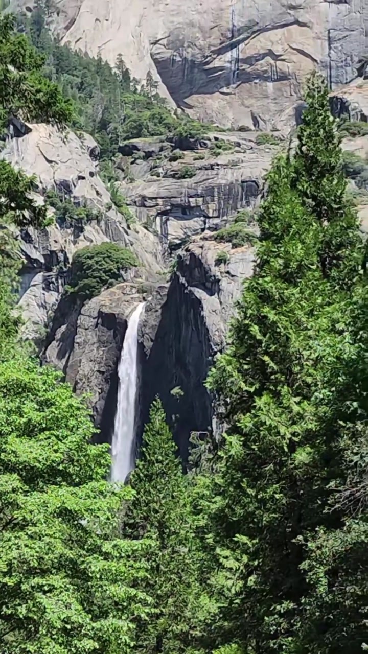🌊⛰️ Upper and Lower Yosemite Falls