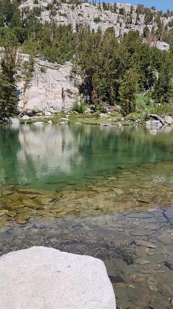 Turquoise Green Gem Lake 💧🏔️
